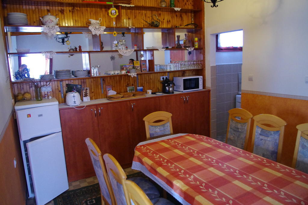Horváth Kert Vendégház Zirc Camera foto