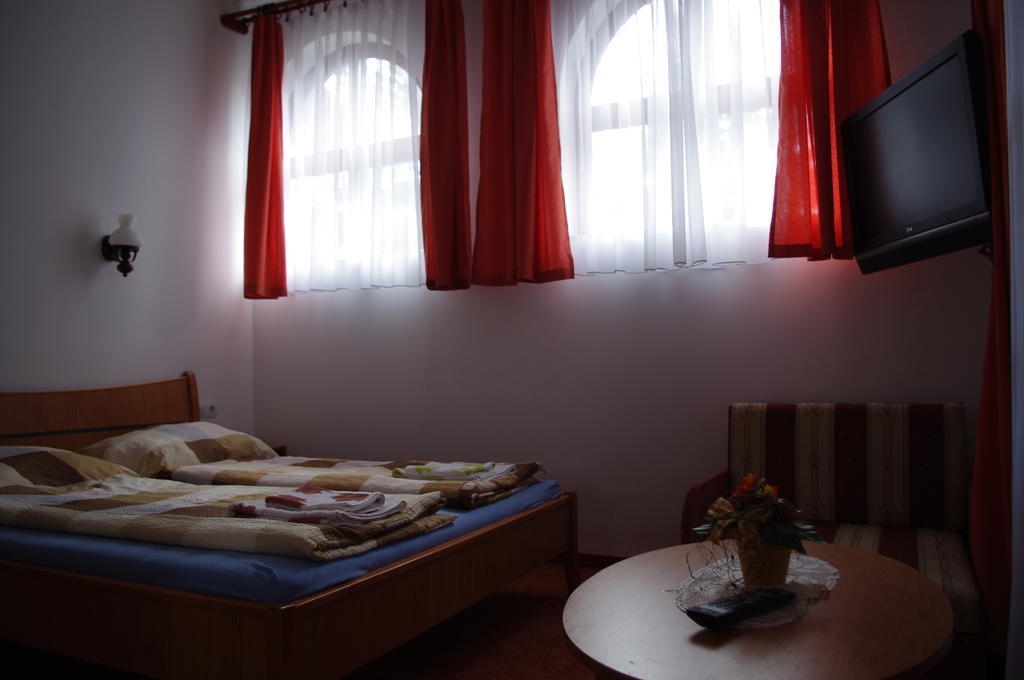 Horváth Kert Vendégház Zirc Camera foto