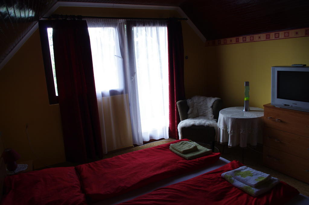Horváth Kert Vendégház Zirc Esterno foto