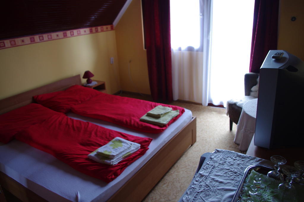 Horváth Kert Vendégház Zirc Camera foto